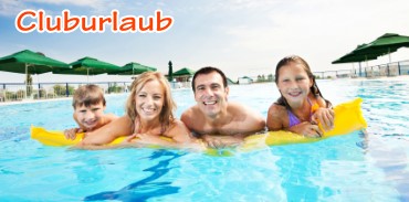 Cluburlaub Familie im Pool